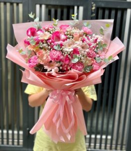 Bó hoa tông hồng xinh