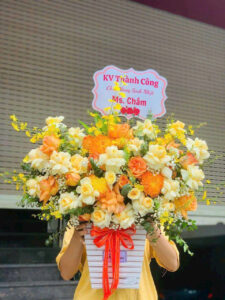 Giỏ hoa khai trương tông vàng