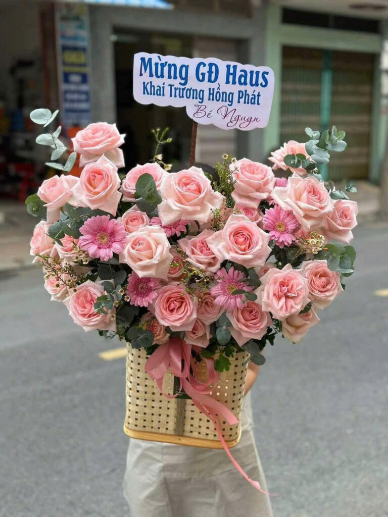 Giỏ hoa khai trương tông hồng nhẹ nhàng