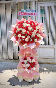 Kệ hoa chúc mừng